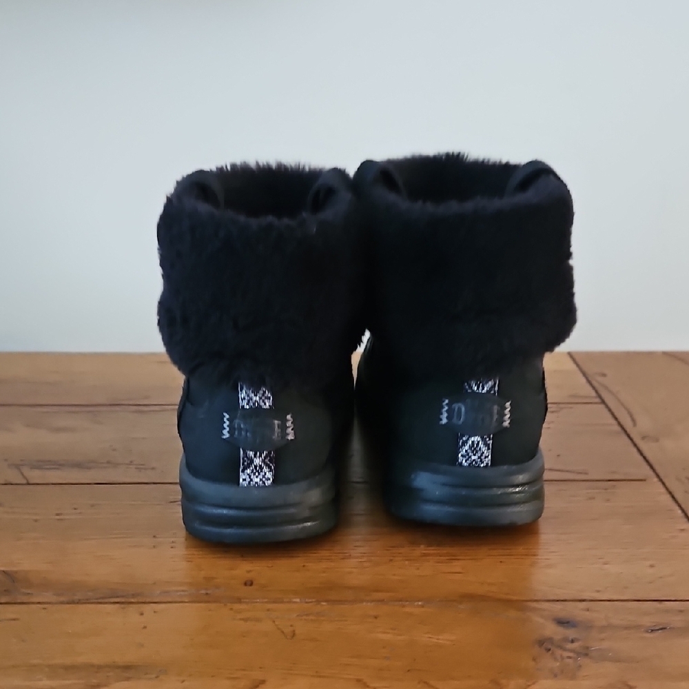 Hey Dude Black Boots - Picture 4 of 11